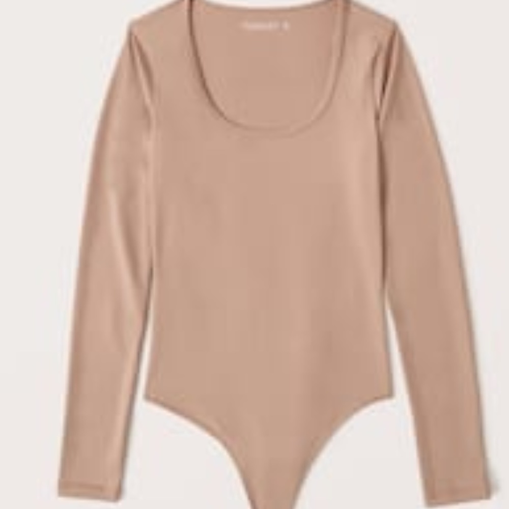 Long-Sleeve Seamless Bodysuit in XS in Medium Tan